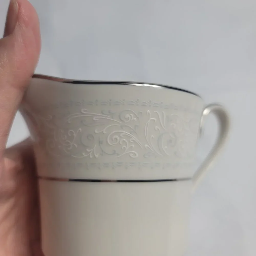 Noritake Trudy Creamer Ivory with Blue & White Scrolls #7087